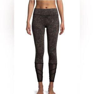 Blanc Noir Gray & Black Excel Leggings Large NWT